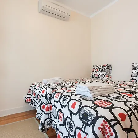 Feels Like Bairro Alto Typical Flat Лиссабон